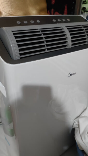 美的移动空调小1匹单冷家用厨房一体机免安装便捷立式空调车上用行吗？