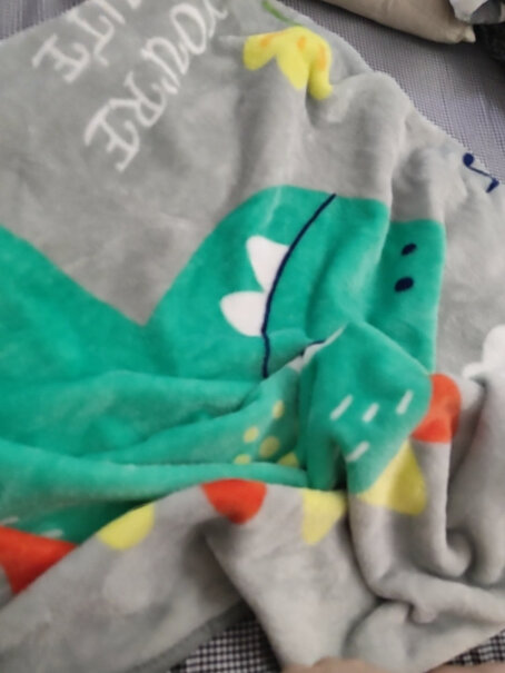 欧孕婴儿四季通用毛毯宝宝幼儿园空调盖毯法兰绒毯请问这是单层毯子还是双层呢？