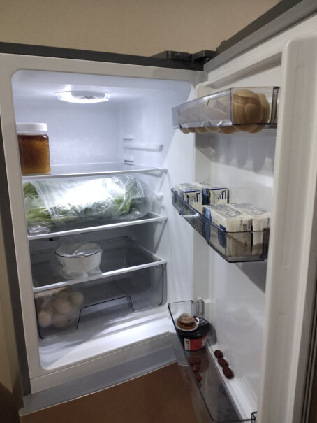 华凌冰箱215升夏天用电平均多少，因为我在出租房用电费1.5一度，如果耗电太高就不考虑？