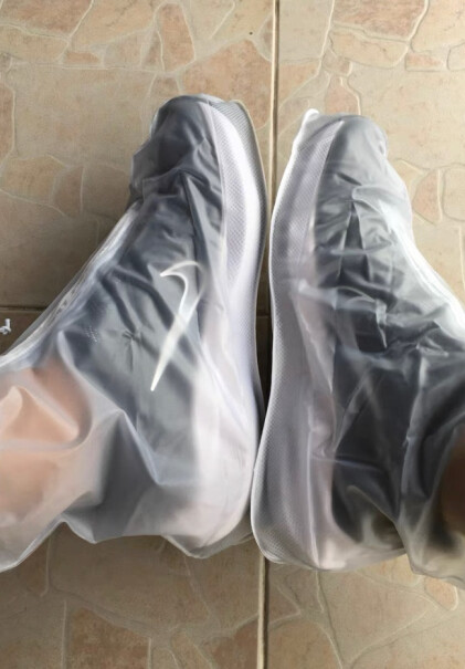 旅行装备博沃尼克防雨鞋套男女加厚底雨鞋质量到底怎么样好不好,来看看买家说法？