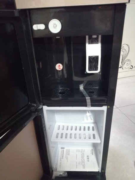 美菱饮水机立式家用办公双开门柜式温是冷热型的吗？