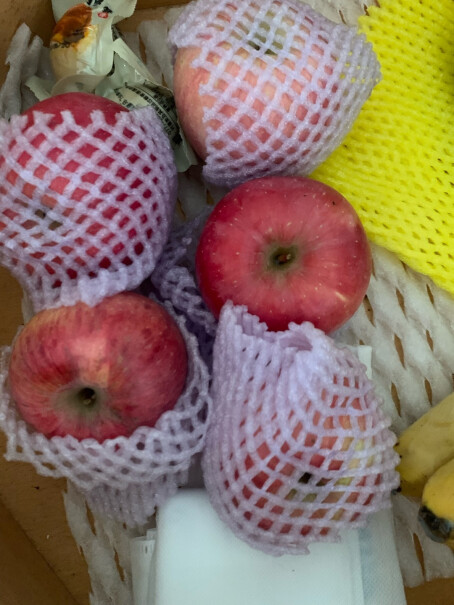 新疆阿克苏苹果5kg礼盒单果200-260g有没有今年4月份买这款苹果的？果子怎么样？上次我买的不大好，所以这次买前先问问，谢谢大家了！