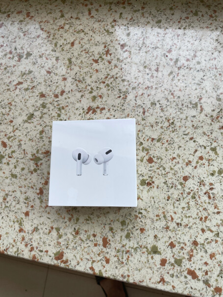 Apple苹果 AirPods Pro (第二代) 主动降噪 无线蓝牙耳机 MagSafe充电盒 要注意哪些质量细节？大家真实看法解读？