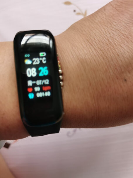 品牌+产品型号： FMJ 「升级版」血压手环手环上更多功能怎么启动？