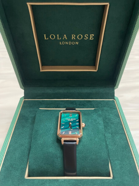 LolaRose手表女满天星英国时尚石英方形女士手表礼物粉的好看绿色好看？