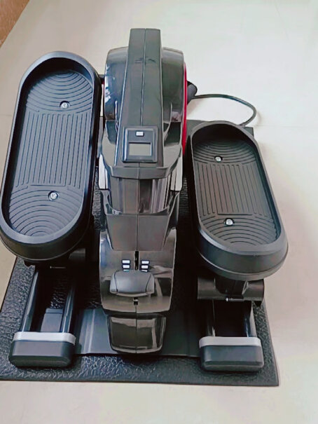 美国汉臣HARISON智能家用踏步机迷你静音太空漫步机这个跟椭圆机一样的嘛？
