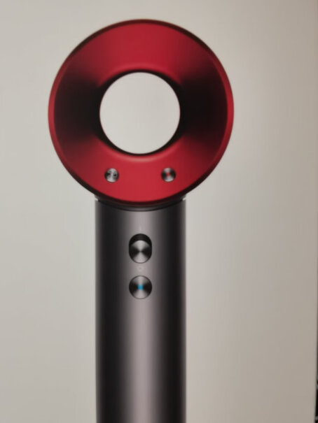 戴森Dyson HD03中国红吹风机请问出风口的灰没清理，机器会停止运行吗？