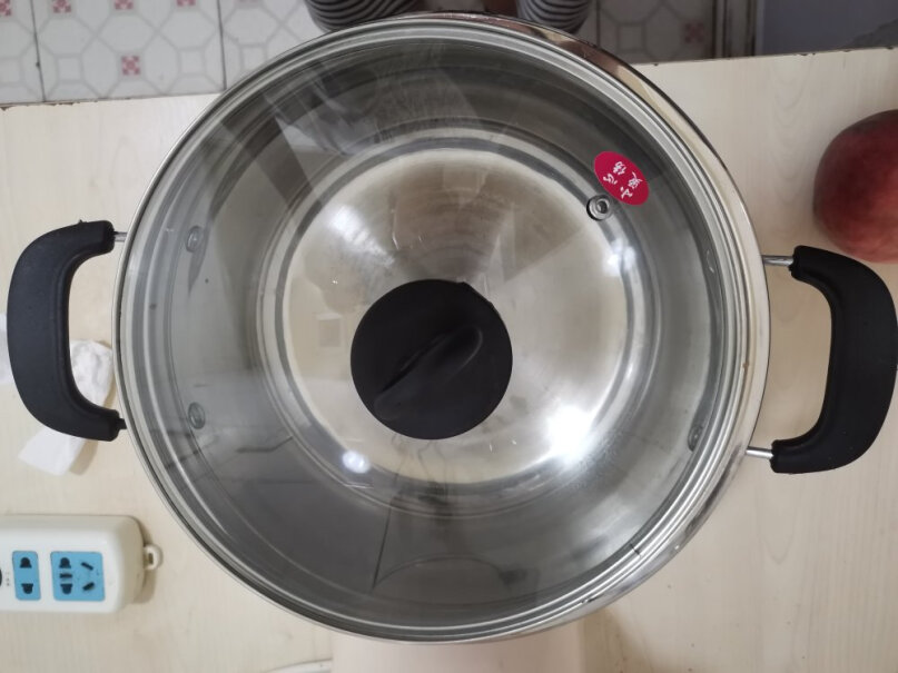 半球多功能电热锅家用多用途锅电炒锅电蒸锅电煮锅锅和炉是一体的吗？