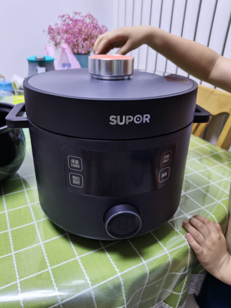 苏泊尔电压力锅双胆球釜家用智能能开盖煮吗？