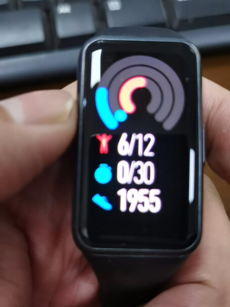 智能手环华为手环6 NFC版最新款,评测哪一款功能更强大？
