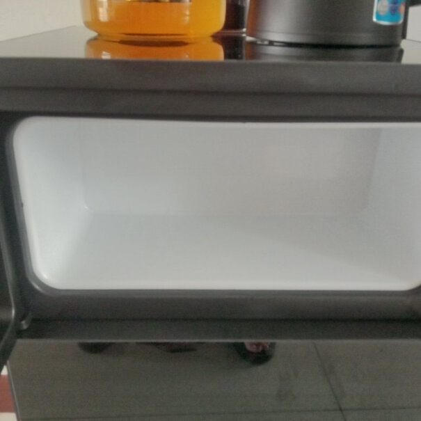 美菱茶吧机家用多功能智能温热型立式饮水机你好！热水器进水了怎么维修？