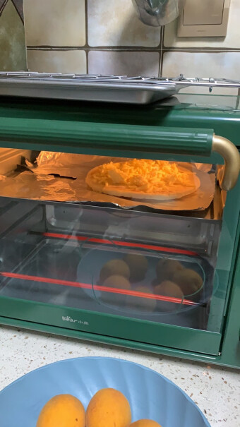 小熊家用多功能电烤箱35升烤蛋挞会边边焦了吗？