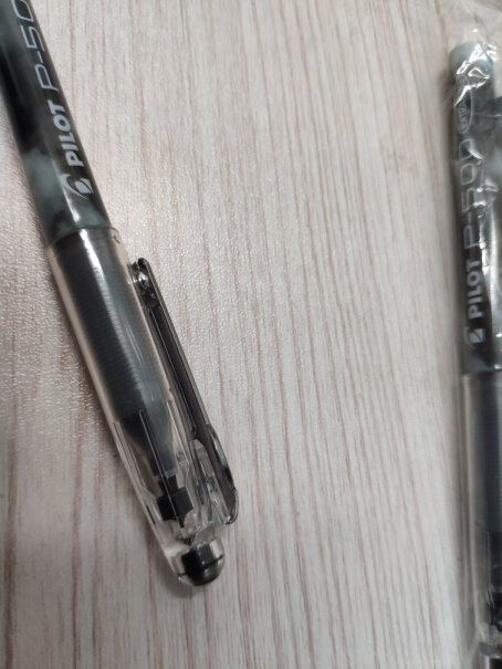 日本百乐BL-P50是直液式笔吗？