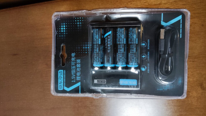 京东京造5号充电锂电池可以用别的牌子比如紫米锂电池的充电器进行正负极充电？相比直接用usb充的那种哪个好？