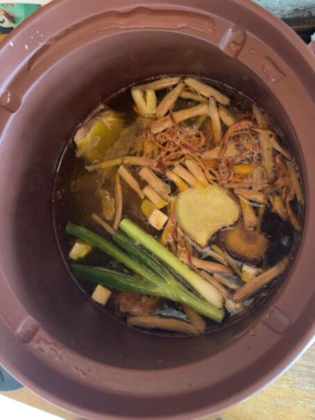 小熊电炖锅煲汤锅煮出来的汤浓吗？