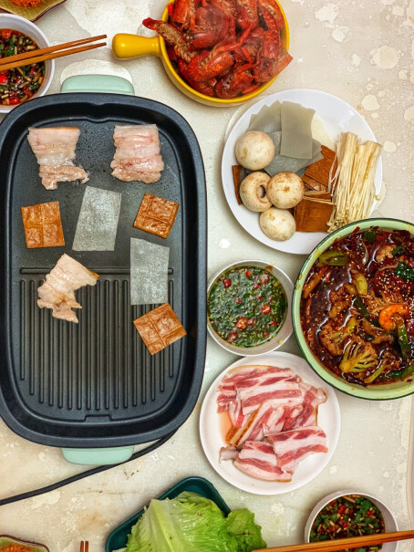 小熊多功能料理锅网红烤肉锅韩式电烤炉煎烤盘5个人可以吗？