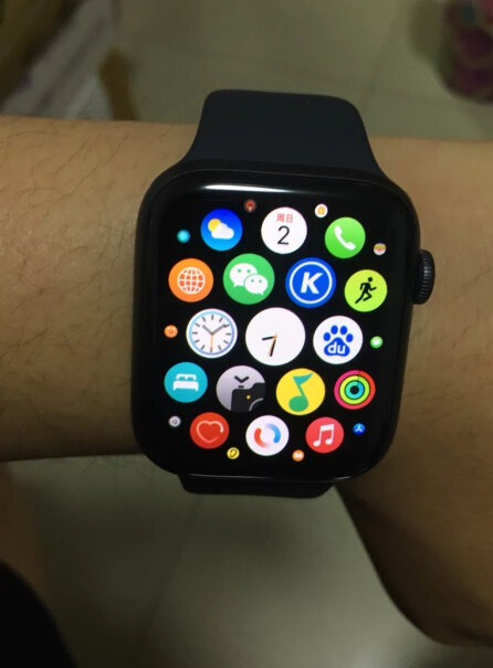 苹果Watch S3 商务灰蓝牙手表充电器长啥样？