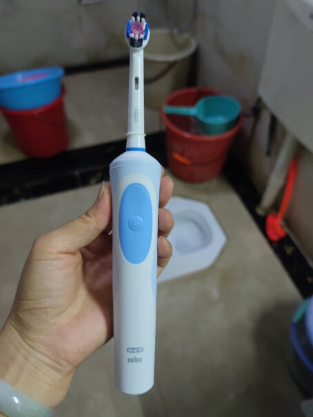 欧乐B电动牙刷成人小圆头牙刷充电式D12亮杰型我的充不了电啦，会是什么原因呢？