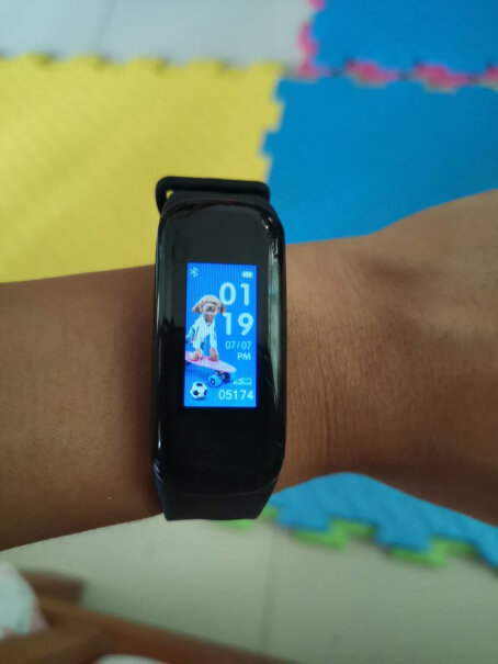 品牌+产品型号： FMJ 「升级版」血压手环时间如何与手机同步？