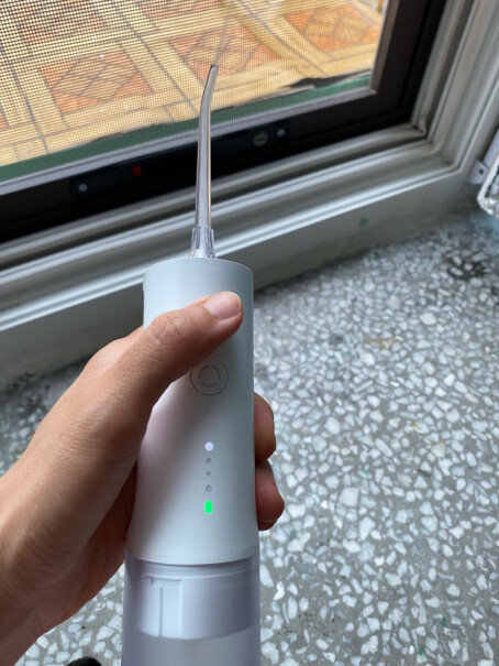 米家小米冲牙器洗牙器美牙仪冲出来的是温水吗？