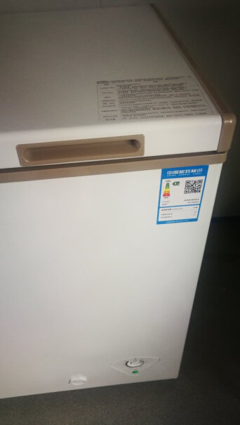 美的Midea271升商用家用冰柜柜门是平的吗？