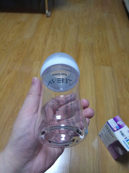 飞利浦新安怡奶瓶玻璃的好还是自然顺畅的好？