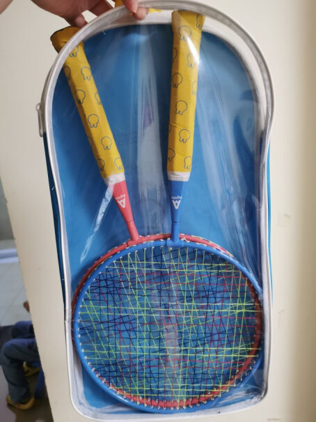 得力deli儿童羽毛球拍家庭三支装亲子羽拍送三球F2116儿童的这款！8岁的可以用吗？