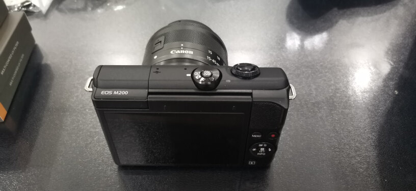 微单相机佳能M200微单相机评测下怎么样！评测哪一款功能更强大？