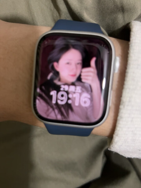 Apple Watch S9 智能手表GPS款星光色能测血压吗？