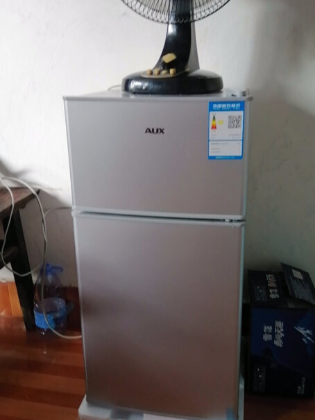 奥克斯家用双门迷你小型冰箱冷藏冷冻保鲜小冰箱是节能的吧 每天耗电多少？