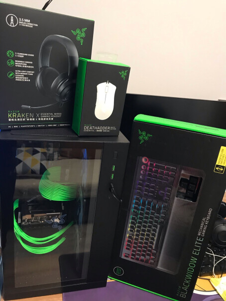 雷蛇Razer我是苹果8plus，这耳机用转接器连接后，手机吃鸡听声辨位怎么样，语音麦有问题吗，求解？