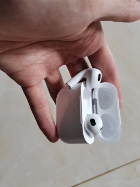 Air3苹果蓝牙耳机双耳无线降噪iphone13pro充电器线可以充这个蓝牙耳机吗？