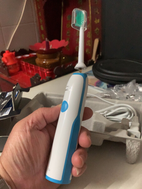 飞利浦PHILIPS电动牙刷是声波还是震动的？ 洗澡的时候可以用吗？