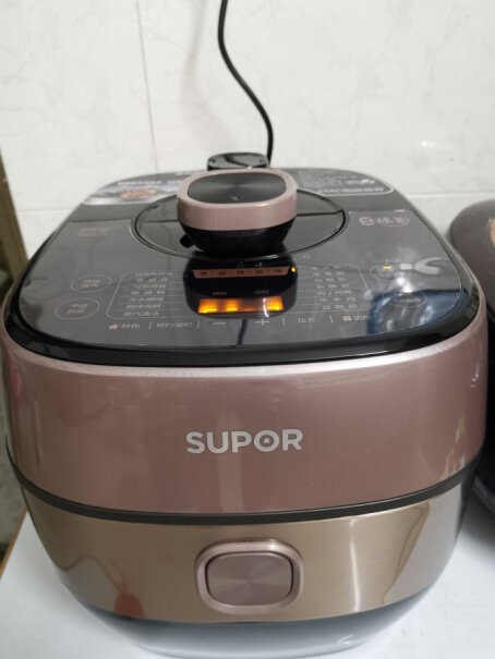 苏泊尔电压力锅家用电高压锅能无水做饭吗？