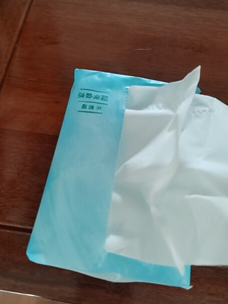 原木日记XM码3层100抽300张加大抽纸请问大家，维达细韧蓝色包装的厚还是这个厚？