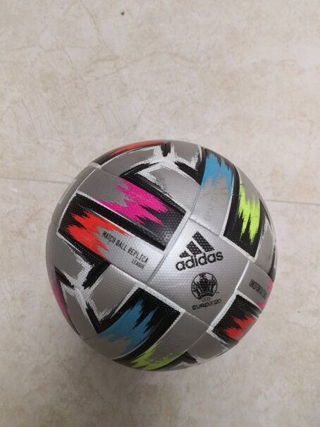 阿迪达斯Adidas欧冠梅西足球成人训练比赛足球zuqiu十四岁的男孩买几号球？