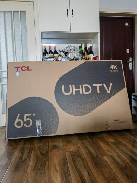 75V8E75英寸瓷砖上可以挂起来电视吗？