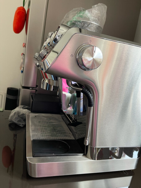 德龙咖啡机骑士系列半自动咖啡机几孔蒸汽？