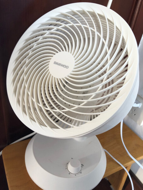 韩国大宇电风扇空气循环扇风扇卧室家用多功能涡轮电扇办公室台式母婴台扇循环扇机械-C20可以遥控吗？方便使用吗？