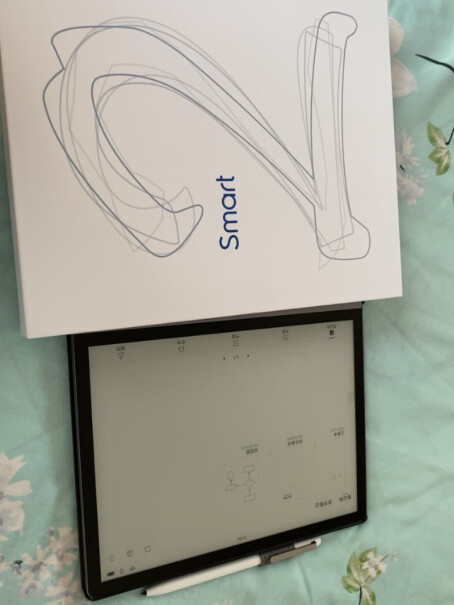 掌阅iReader Smart2折叠套是不是用胶纸粘住阅读器的？重量怎么样？