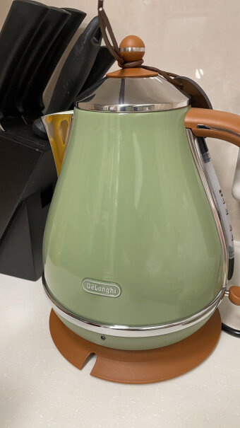 德龙咖啡机复古系列半自动咖啡机这个蒸汽的灯一直是红的是怎么回事呀？什么时候可以打奶泡...