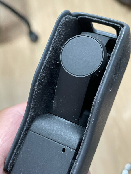 DJI Pocket 2 云台相机使用中烫吗？