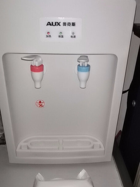 奥克斯AUX饮水机家用迷你小型制热型台式桌面热水会不会有异味？真的有塑胶味吗？身体健康最重要嘛？