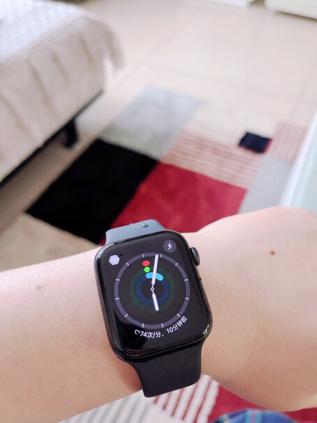 Apple Watch 6 GPS+蜂窝款 44mm深空灰色刚买来就没电咋回事？