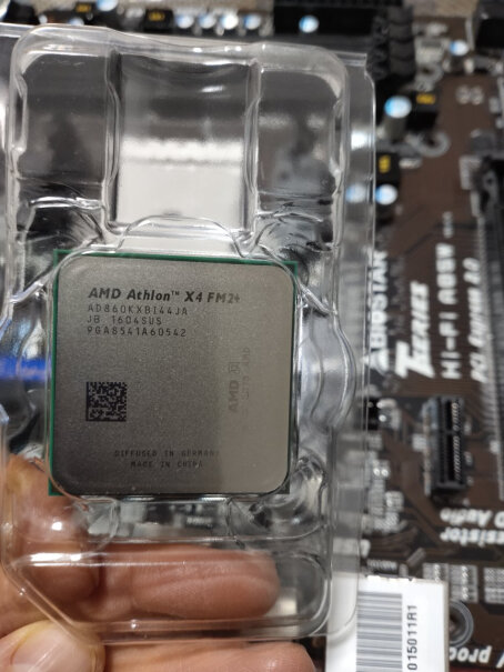 AMD X4 860K 四核CPU可以装在七彩虹的b350主板上吗？我不太懂？