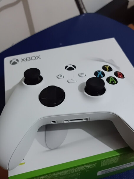 微软Xbox无线控制器赛车游戏有油门深度反馈吗？