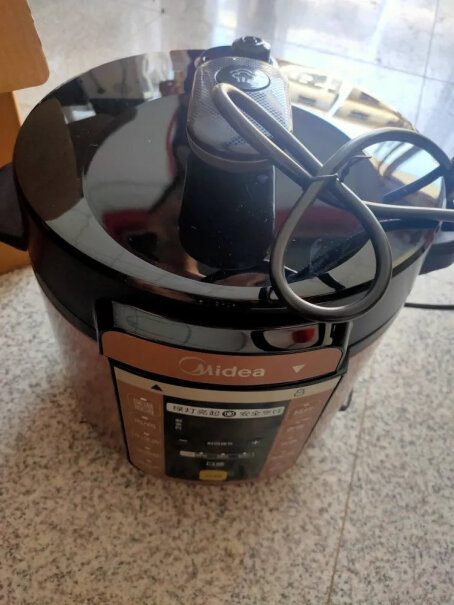 美的电压力锅家用电压力煲智能电高压锅MY-CS6018P质量怎么样？好用吗？有没有漏气，糊底的情况？