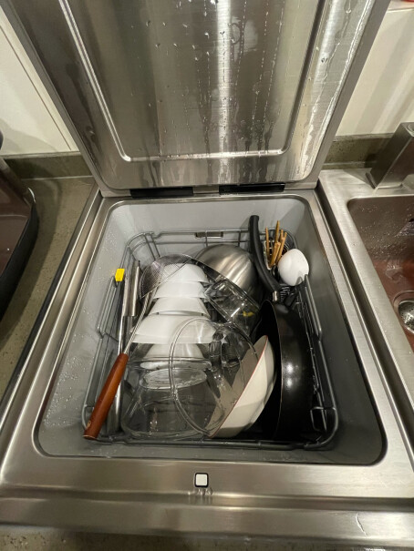 方太洗碗机水槽式家用水槽洗碗机三合一全自动这个洗完能烘干嘛？？？会不会带有水啊？