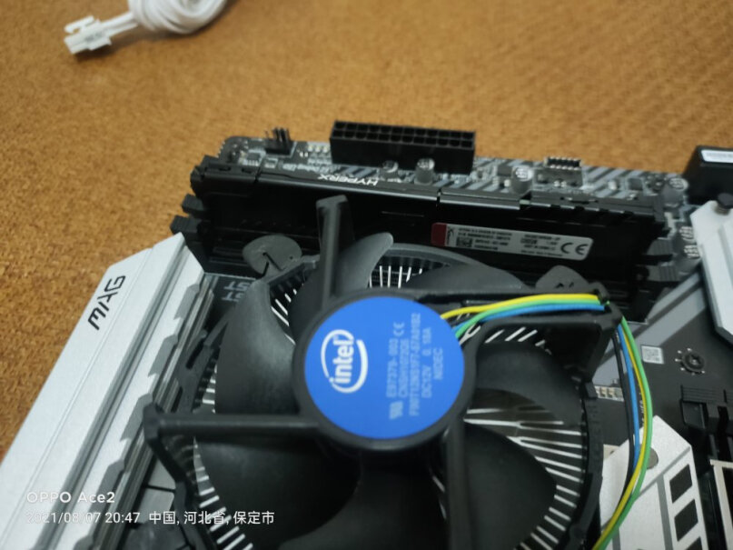 Intel G6405 CPU处理器这个U的集成核显性能与I3 8100 核显哪个强？只论核显性能！