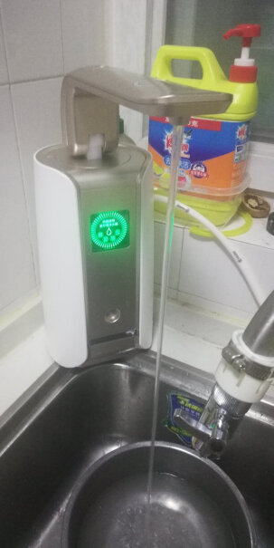 易开得净水器家用直饮厨房大通量自来水龙头过滤器过滤后还有没有水碱？